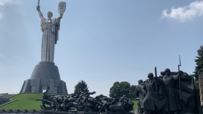 Музей истории Украины во Второй мировой войне и статуя «Родина-мать» – Киев