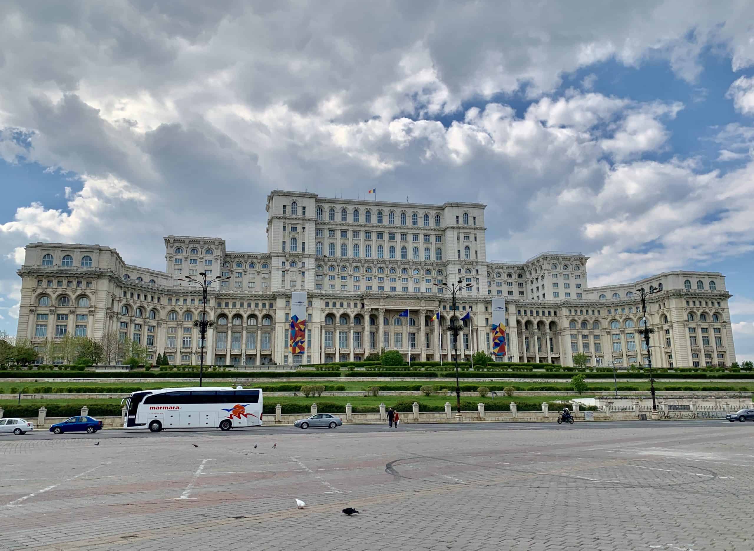 Дворец парламента и Триумфальная арка — Бухарест