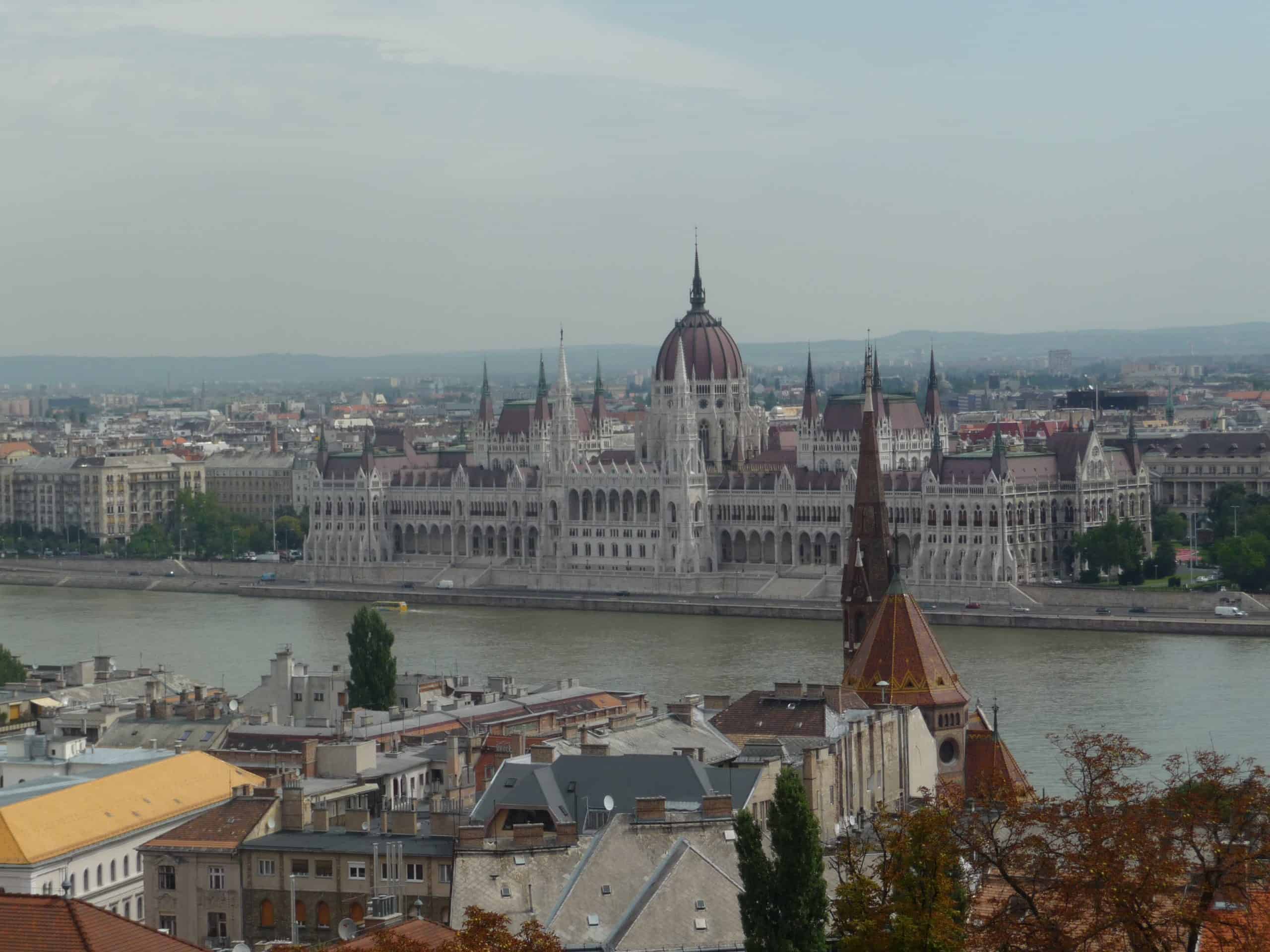 Здание парламента и цепной мост — Будапешт